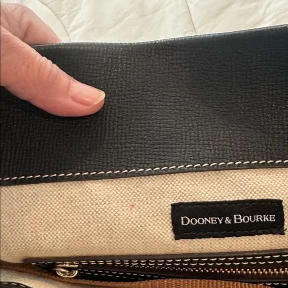 Dooney & Bourke Authentic black leather purse - Picture 16 of 16